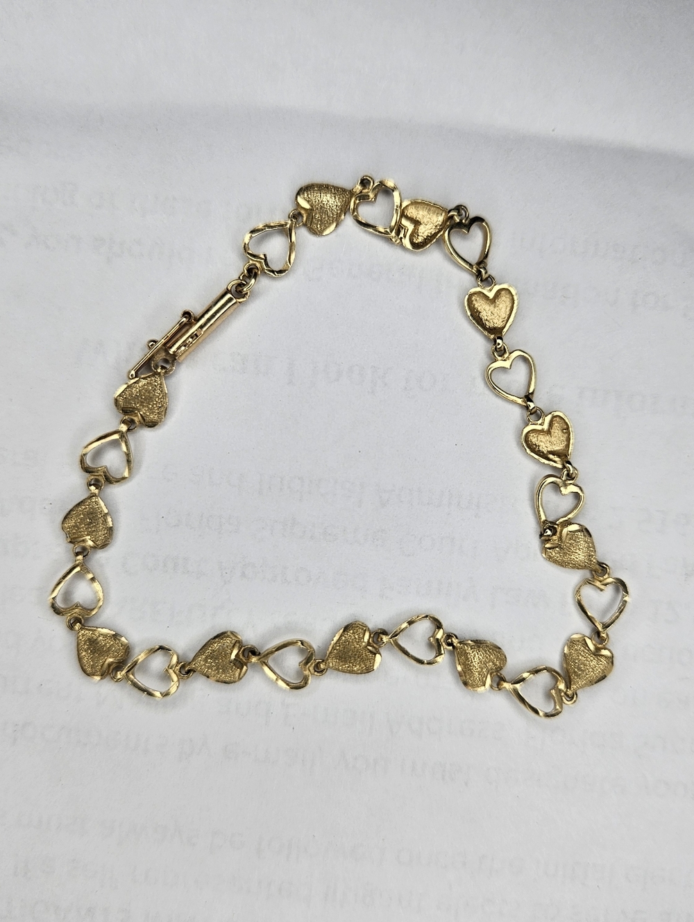 Vintage estate 14K  Gold Heart Link Diamond Cut Bracelet. 4.8 Grams